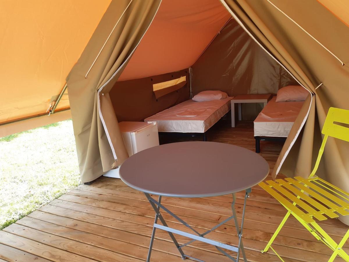 Camping De La Miniere 弗尔黎祖 外观 照片